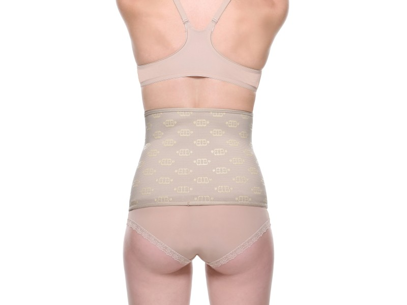 Illustration for article titled Can We Talk About This Thigh Gap?